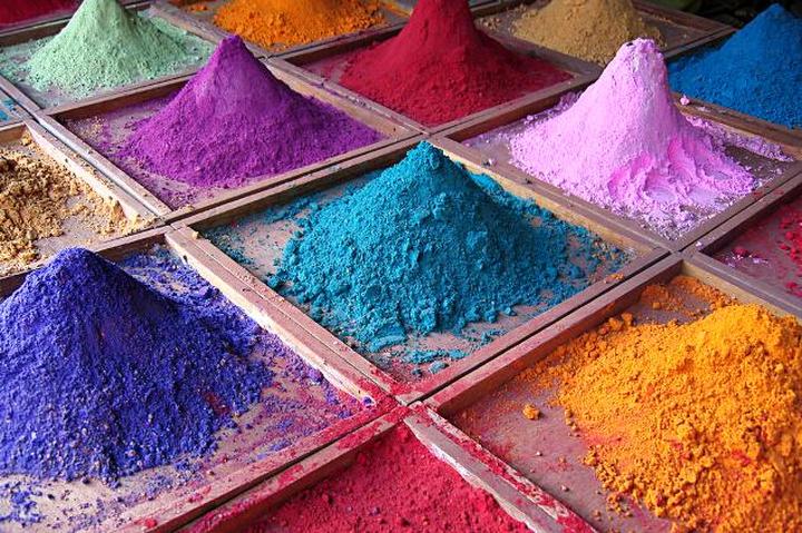 Odkryj, jakie pigmenty do farb nadadzą Twoim projektom niepowtarzalny charakter