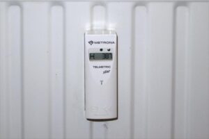 Praktyczny przewodnik: jak efektywnie zamontować elektroniczny podzielnik ciepła