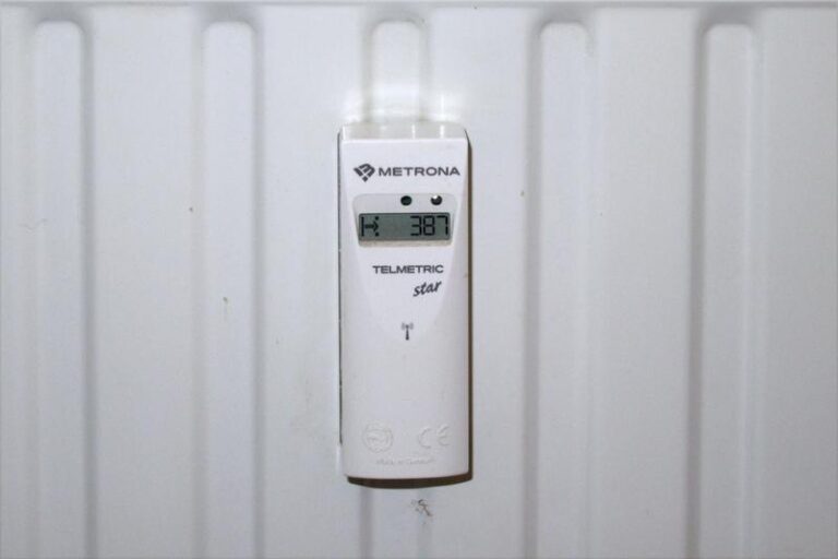 Praktyczny przewodnik: jak efektywnie zamontować elektroniczny podzielnik ciepła