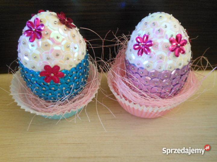 Twórcze pomysły: Jak zrobić jajko ze styropianu i cekinów w kilku prostych krokach