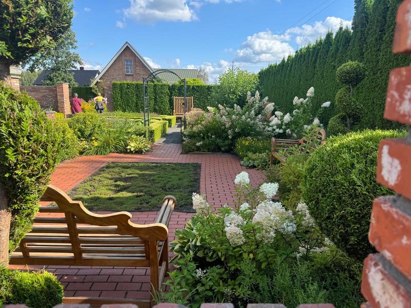 Aktualny status odwiedzin 2023