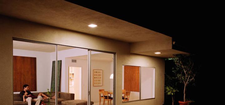 Dobór lamp do styropianowych powierzchni