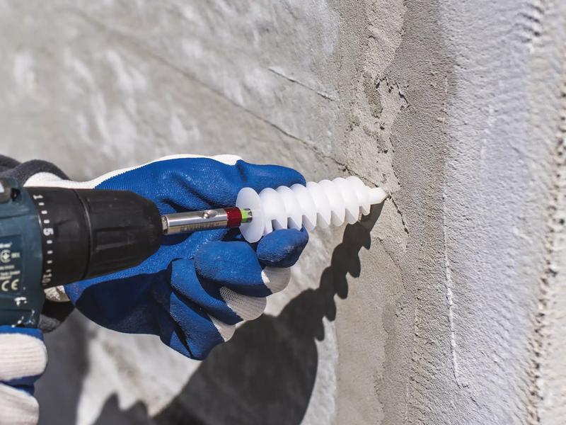 Montaż lamp na styropianie