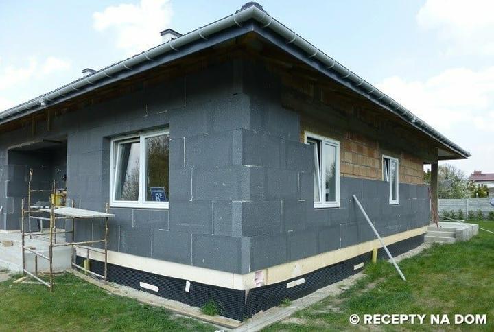 Montaż styropianu na elewacji