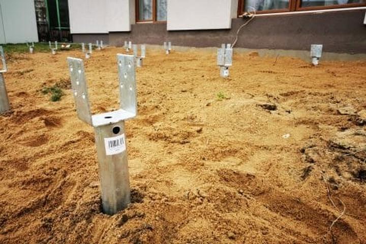 Praktyczny przewodnik: jak wykonać solidny fundament pod taras krok po kroku