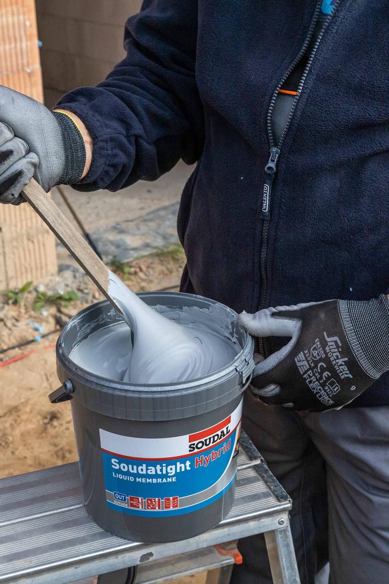 Schnięcie akrylu w różnych warunkach