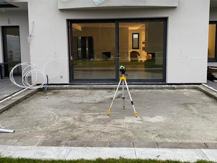 Jak skutecznie zabezpieczyć fundamenty na zimę, aby uniknąć problemów?