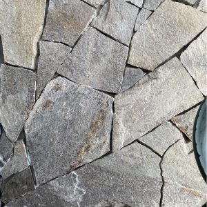 Jak wznosić trwałe fundamenty z kamienia naturalnego?