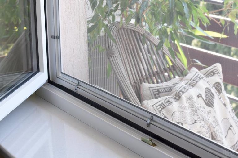 Przewodnik krok po kroku: jak zamontować siatkę do okna bez problemów