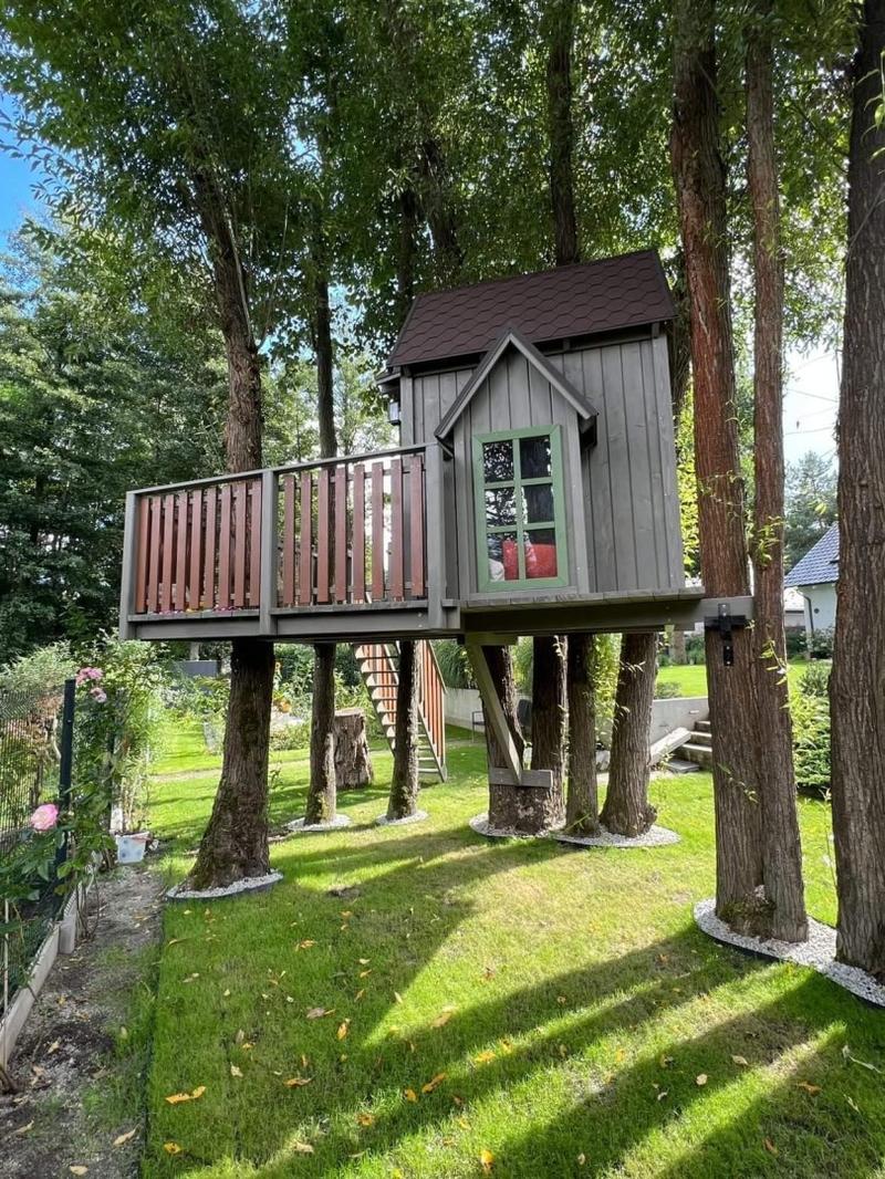 Minecraft domek na drzewie