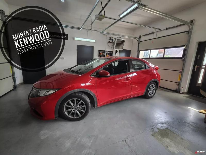 Narzędzia do wymiany radia w aucie