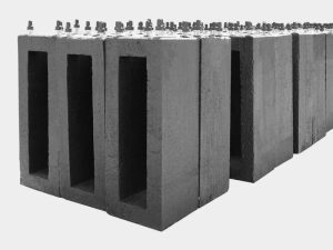 Jak kształtuje się cena montażu fundamentów pod słupy oświetleniowe?