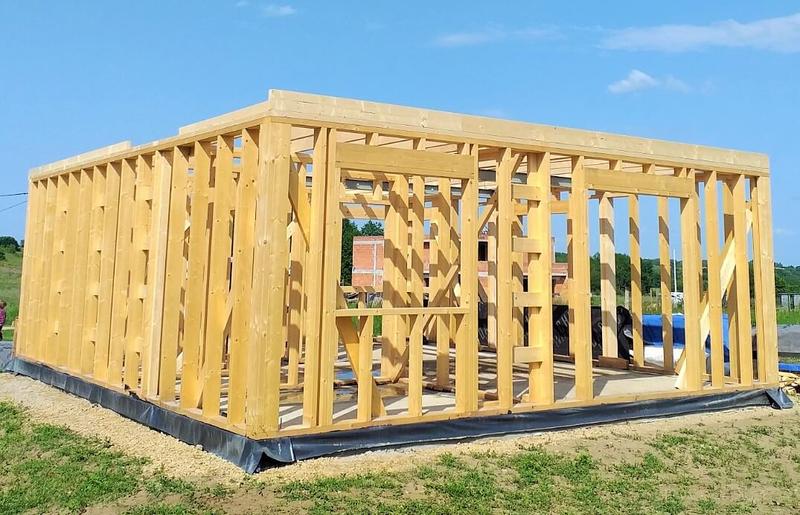 Od fundamentów po dach: wszystko o budowie domów szkieletowych w Łódzkim