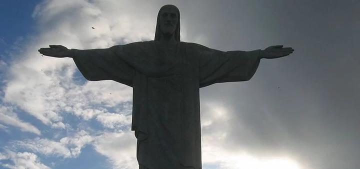 Odkrywanie fundamentów wiary chrześcijańskiej: drogi do głębszego zrozumienia