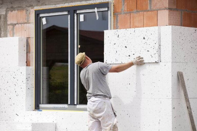 Wybór idealnego styropianu do ocieplenia komina – kluczowe wskazówki