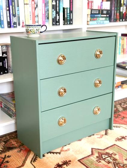 Farba do malowania mebli