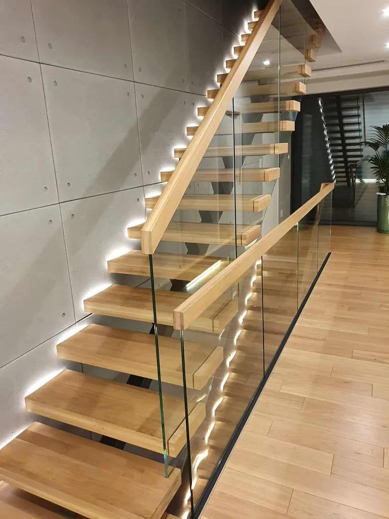 Montaż barierek na schodach