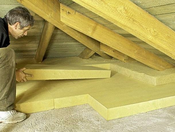 Czy ocieplać strych? Sprawdź, jakie korzyści przyniesie Ci ten krok!