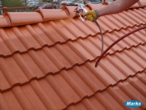 Jak wybrać idealną farbę do dachówki betonowej? Praktyczne porady i wskazówki