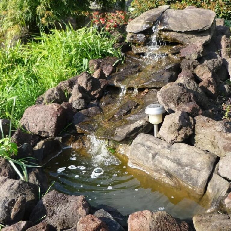 Marzenia o wodnym raju: Jak stworzyć piękną kaskadę w ogrodzie