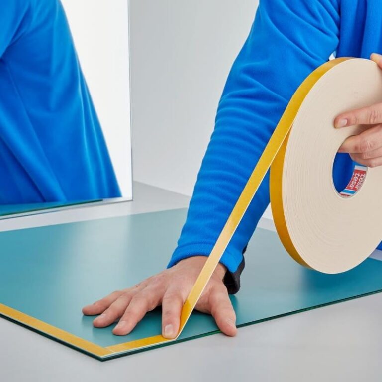 Proste sposoby na zamontowanie lustra bez wiercenia w Twoim domu