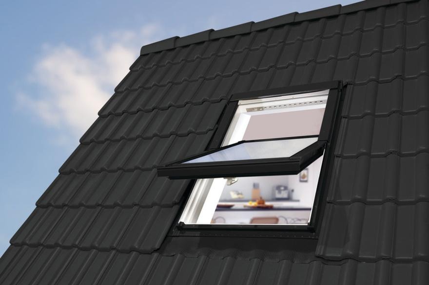 Prosty przewodnik, jak zamontować roletę dachową Fakro krok po kroku